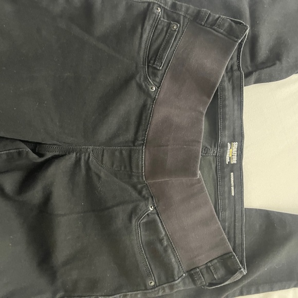 Maternity Levis Skinny Jeans - Picture 6 of 6